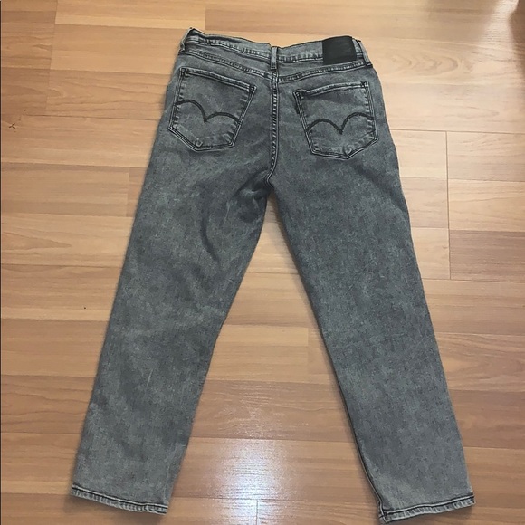 ⚡️SALE⚡️High rise Levi’s Straight Jeans - Picture 4 of 5
